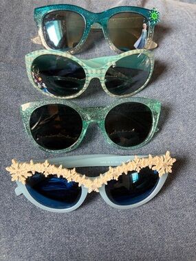 Lot of 4 Girls Disney Frozen sunglasses